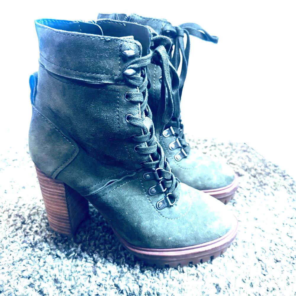 Vince Camuto Green Emebrila Suede Platform Lug Sole Block Heel Boots US Size‎ 6M